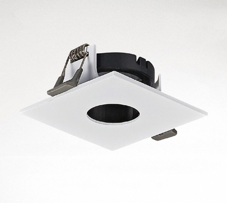 Στρογγυλή τρύπα τετραγωνικό Mr16 Downlight που στεγάζει την ωοειδή εγκατάσταση προγράμματος μορφής