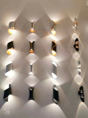 10W σύγχρονος πάνω-κάτω το υπαίθριο Sconce οδηγημένο λαμπτήρας φως τοίχων κοu'φωμάτων διακοσμητικό